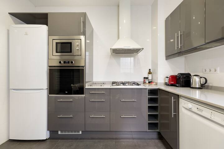 Three-Bedrs Apart. 2 Bathrs, Top Floor(5 Adults)41 gallery image 3