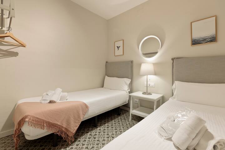 Three-Bedrs Apart. 2 Bathrs, Top Floor(5 Adults)41 gallery image 4