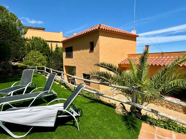 Sea view Villa with pool for 9 persons. gallery image 5