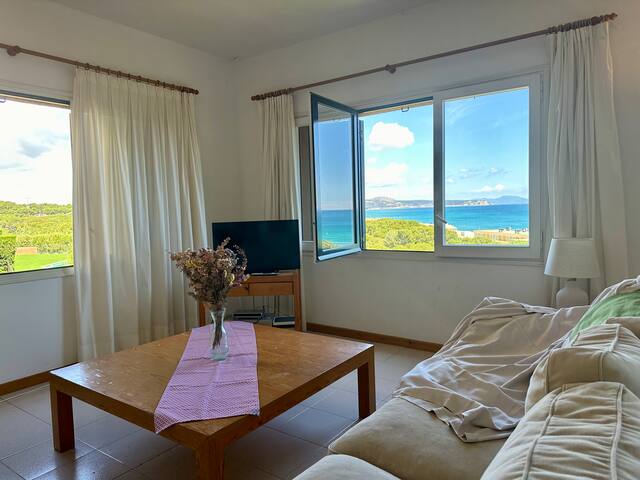 Sea view Villa with pool for 9 persons. gallery image 3