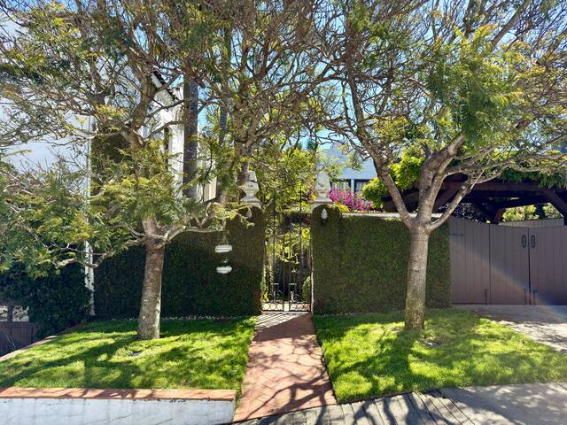 Mediterranean Revival Flat with Spectacular Views