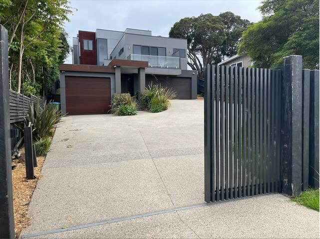 Whitecliffs of Rye – Luxe Bayside Haven