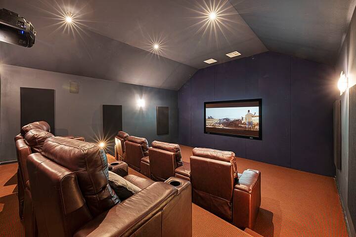 Luxury Home with a spectacular view gallery image 5