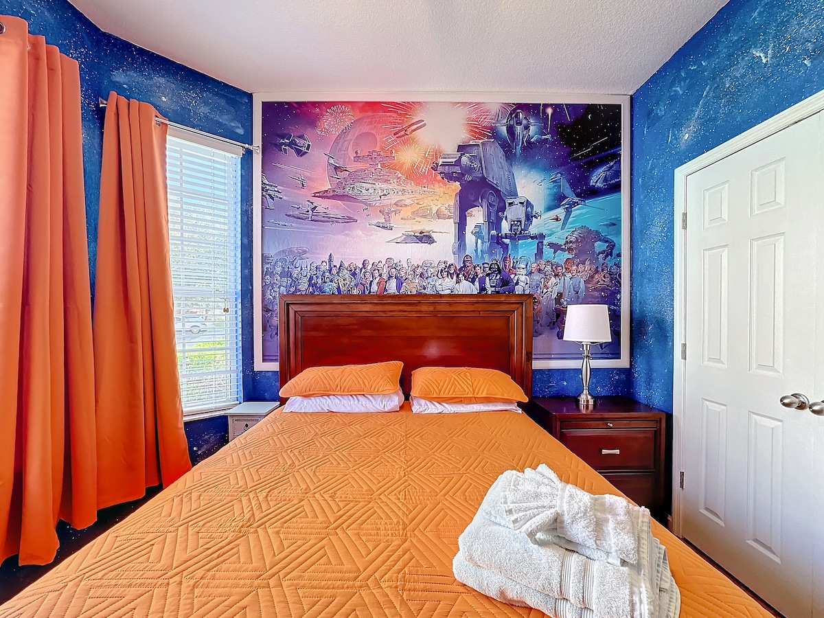 在这间以星球大战为灵感的房间中，您可以在银河系和空间的想象中入睡。