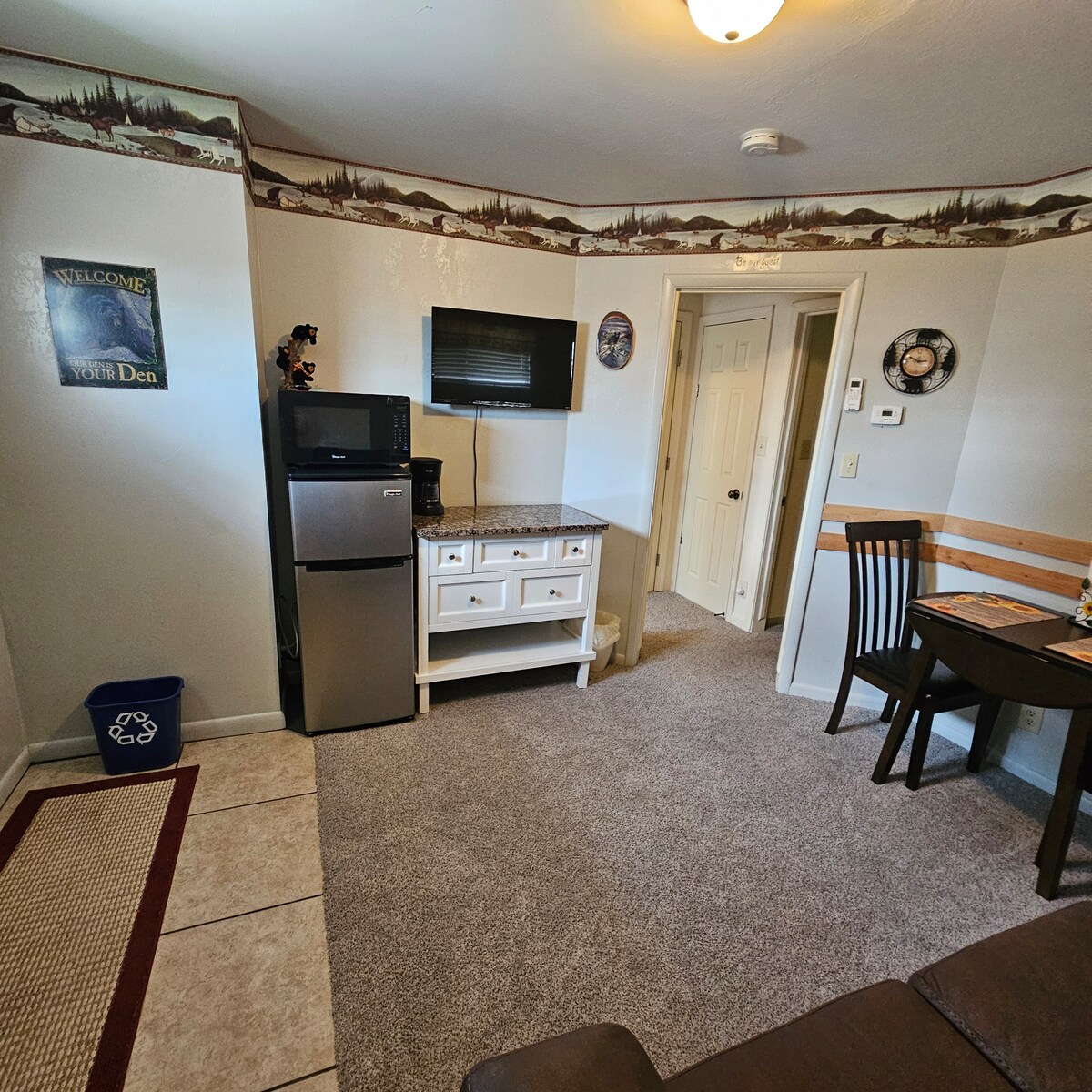 Popular Airbnb listing: Country Farmhouse close to recreational activities in Ogden / Clearfield