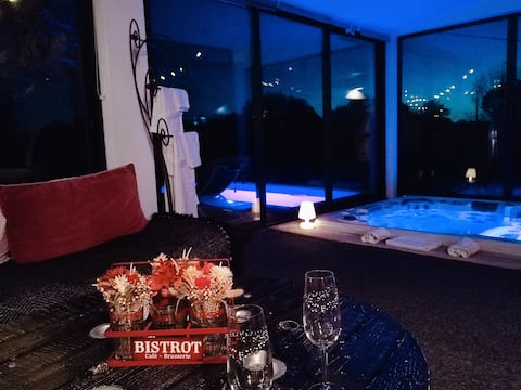 Cap au P'tit Pont bed and breakfast with hot tub and private pool