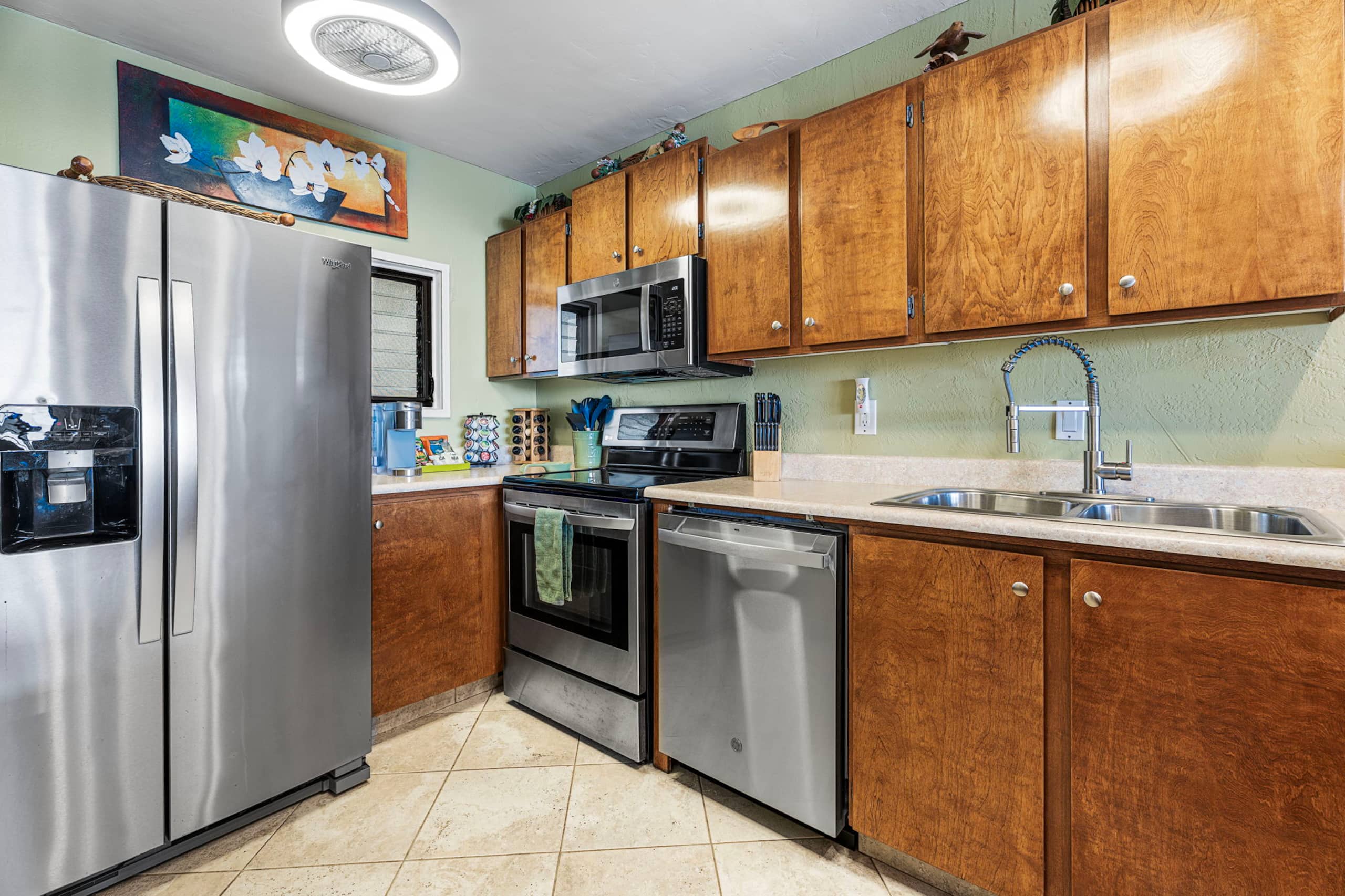 Condo in Kailua-Kona · ★4.93 · 2 bedrooms · 2 beds · 2 baths - Image 9