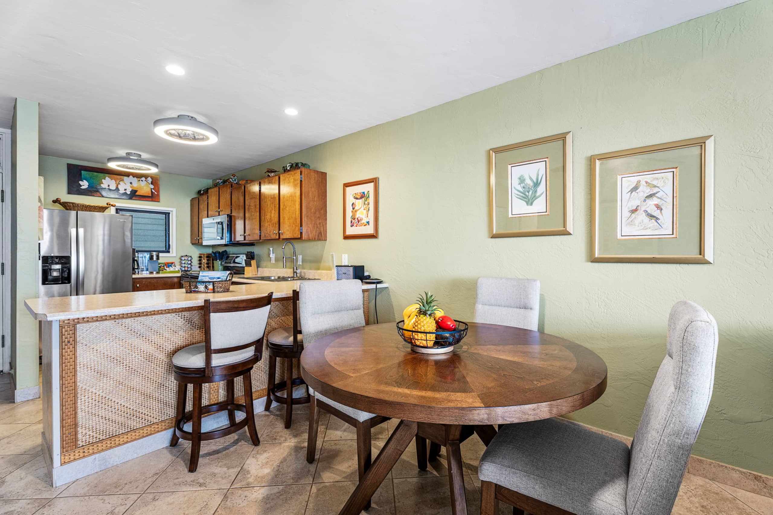 Condo in Kailua-Kona · ★4.93 · 2 bedrooms · 2 beds · 2 baths - Image 12