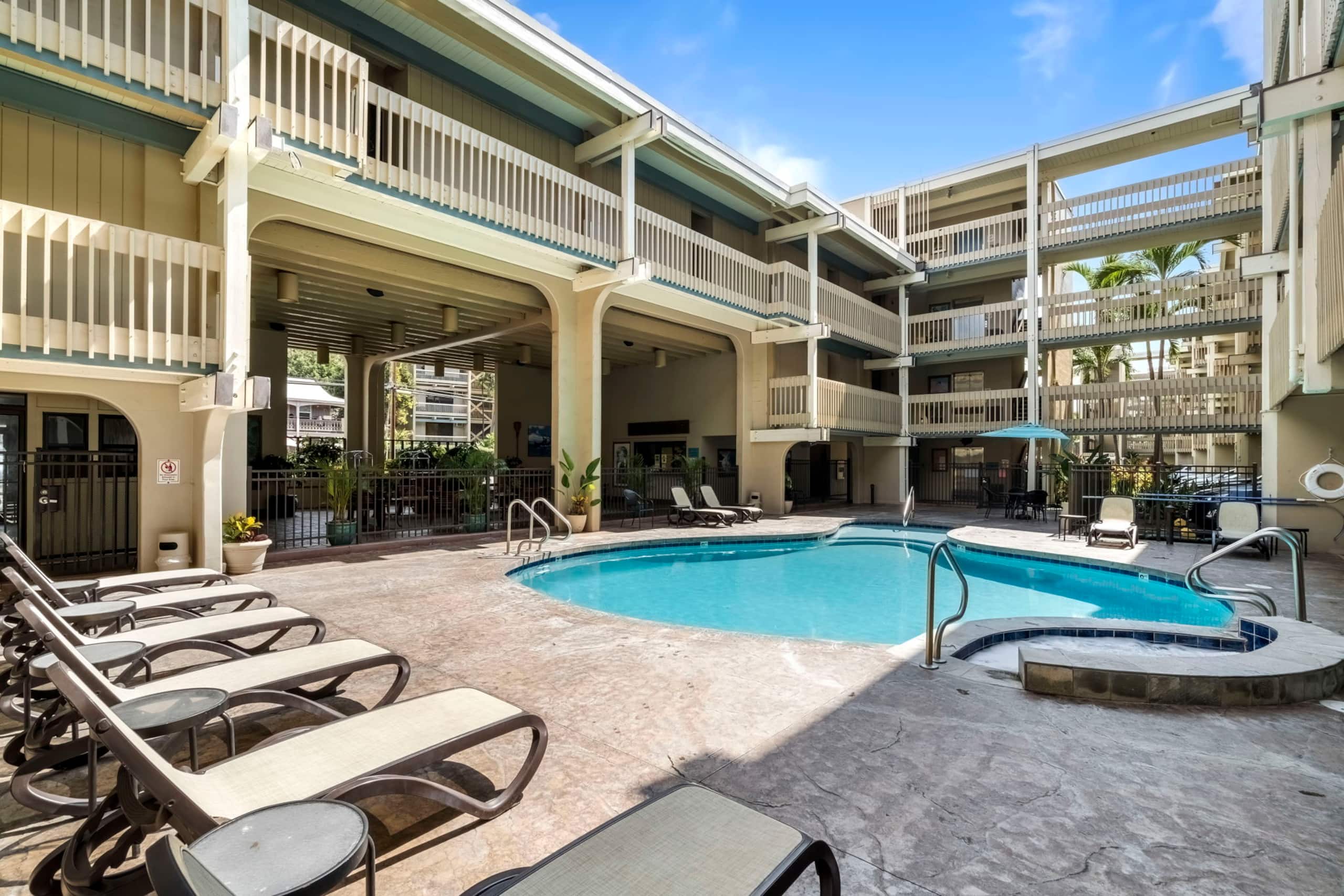 Condo in Kailua-Kona · ★4.93 · 2 bedrooms · 2 beds · 2 baths - Image 30