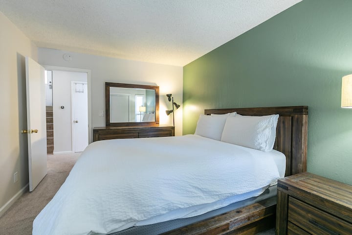 tweede slaapkamer beneden (queensize)