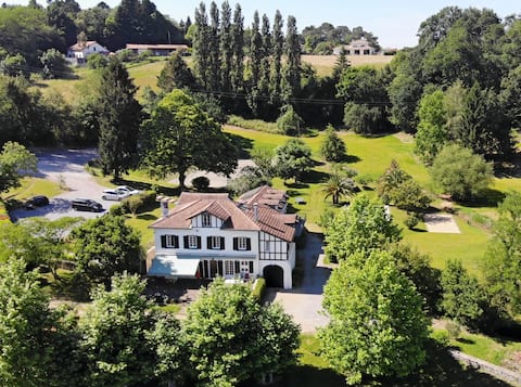 Domaine - 7 suites, 3 bedrooms - Pool & Tennis