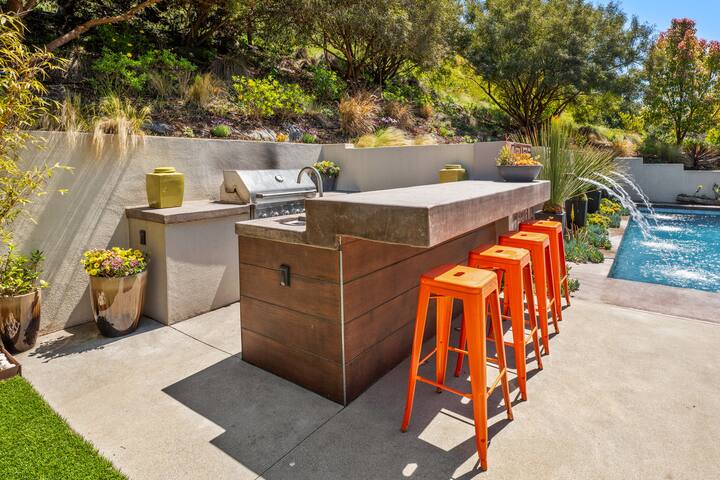 Luxe Point Loma Oasis w/ Pool, Spa & Fire Pit gallery image 5