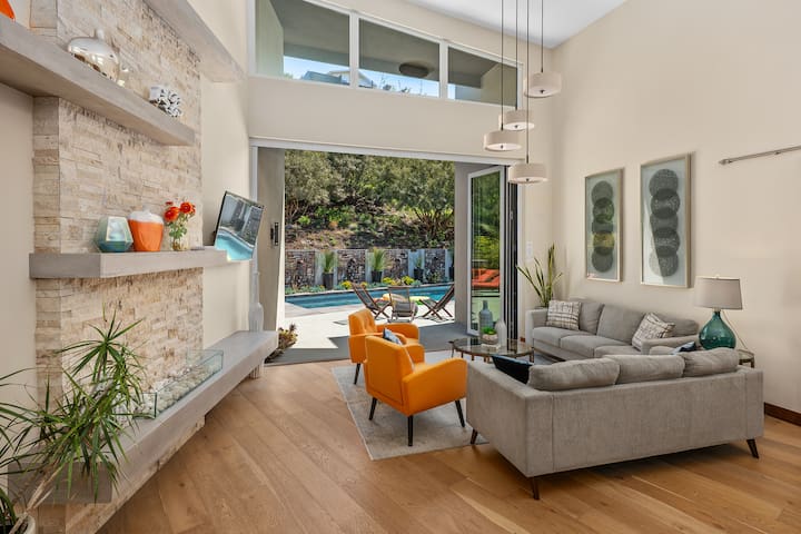 Luxe Point Loma Oasis w/ Pool, Spa & Fire Pit