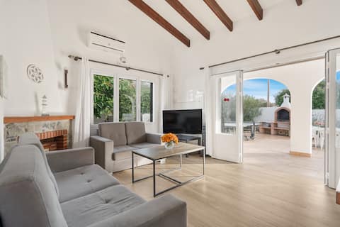 Anuncio de Airbnb popular: Villa CLAUDIA, Menorca en Alaior