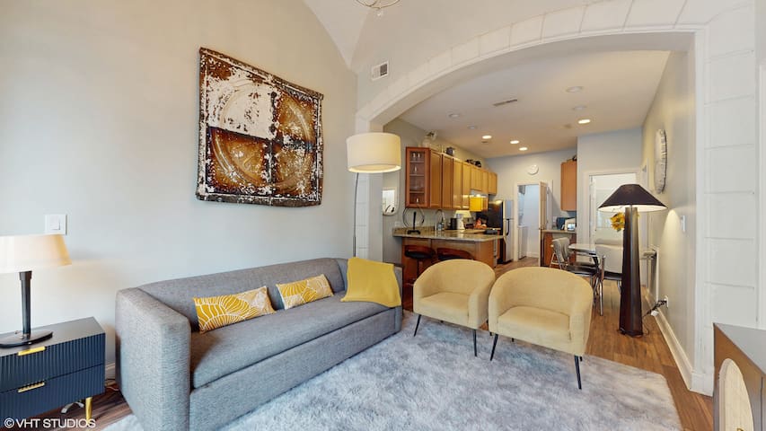 Archways at the Lincoln Park Zoo 2bed/2ba