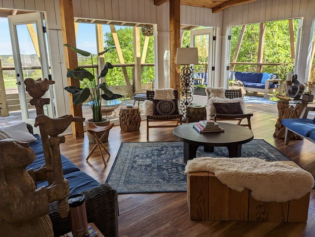 Glass Treehouse- 5 stories high w/VIEWS-POOL-LAKE gallery image 4