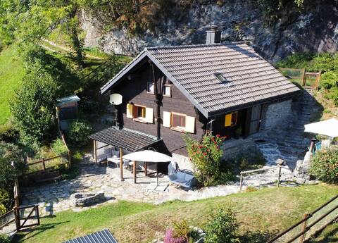 Typical Leventina CHALET in a corner of paradise