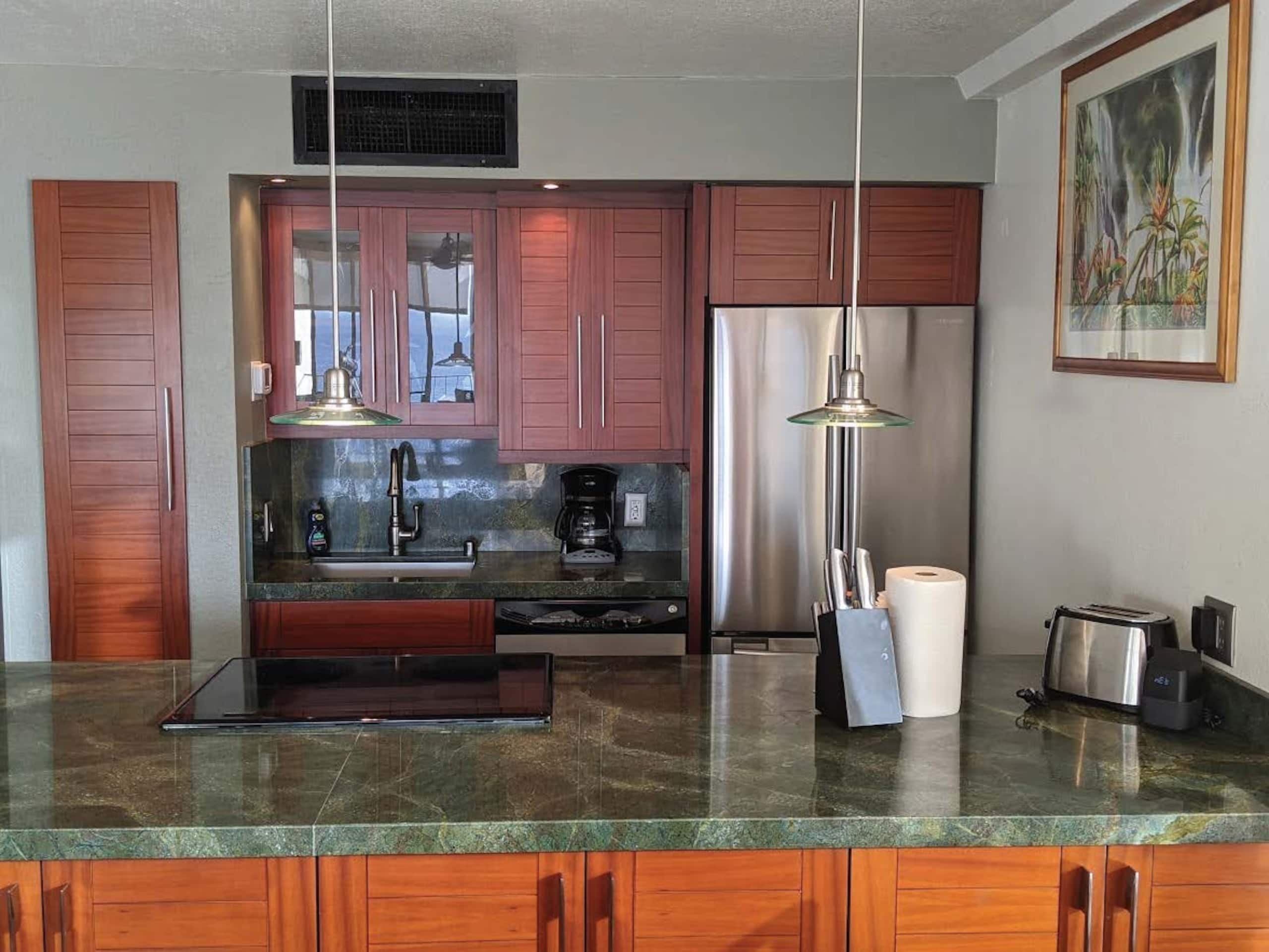 Condo in Lahaina · ★4.89 · 1 bedroom · 2 beds · 1 bath - Image 6