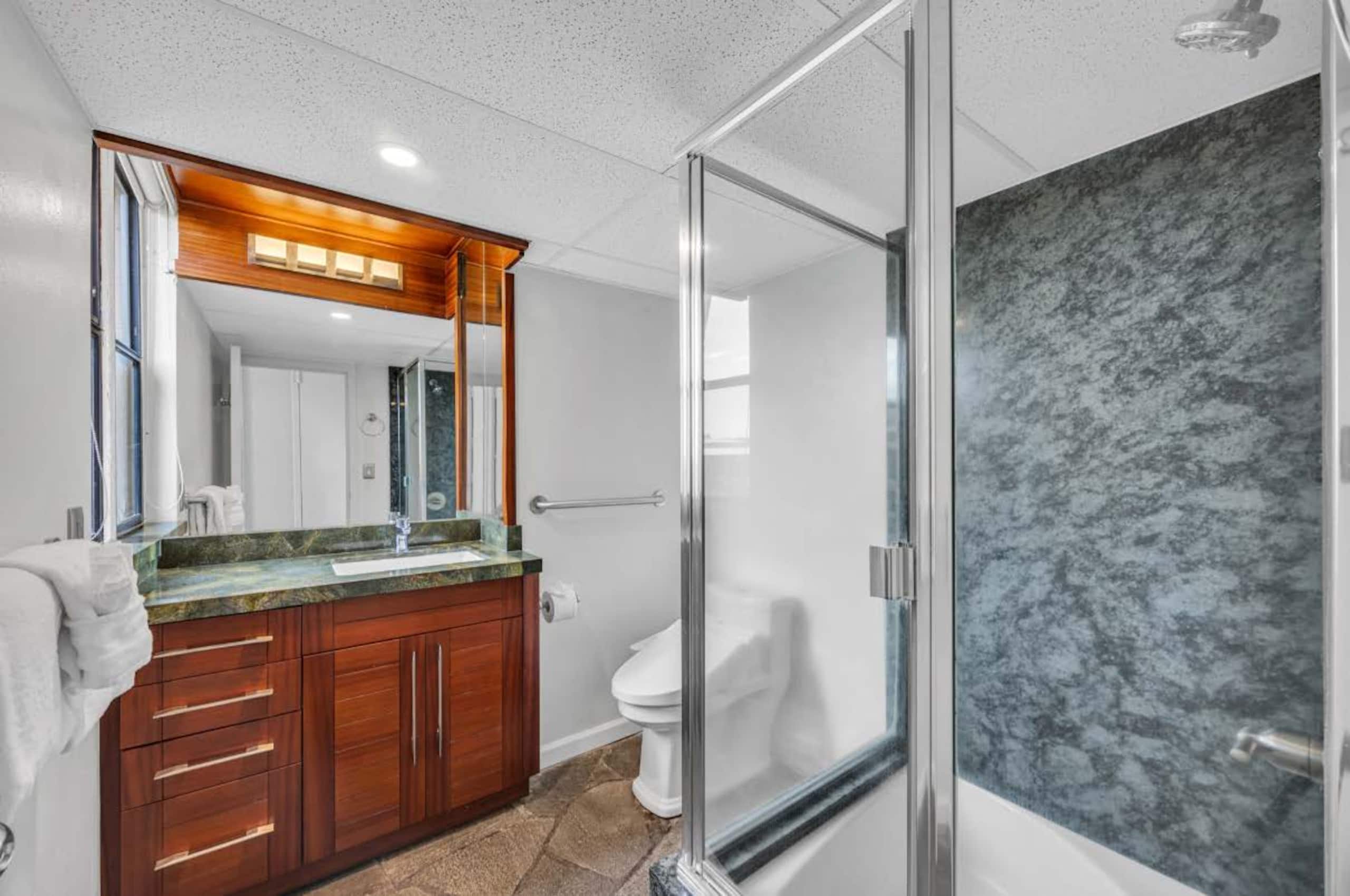 Condo in Lahaina · ★4.89 · 1 bedroom · 2 beds · 1 bath - Image 12