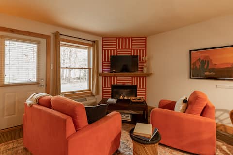 Top performing Airbnb: Bike in/out • Tremblant Shuttle • Restaurant & Café in Mont Tremblant