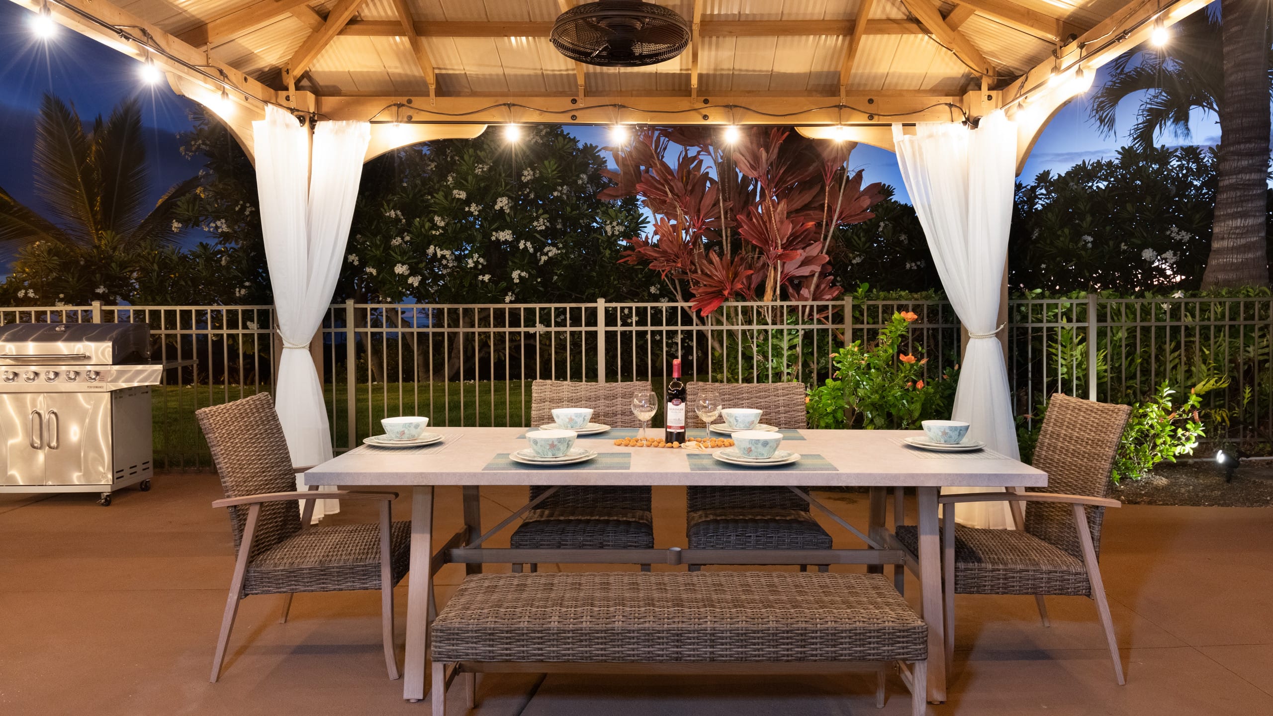 Home in Kailua-Kona · ★4.99 · 3 bedrooms · 4 beds · 2 baths - Image 23