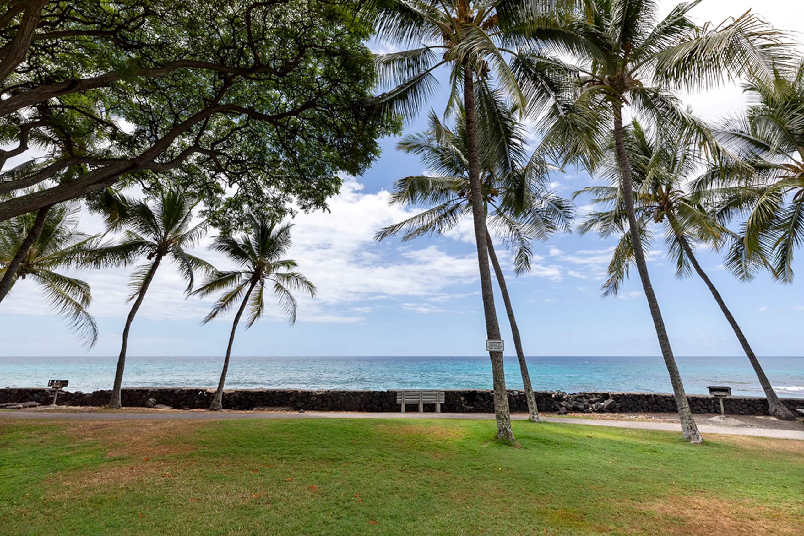 Home in Kailua-Kona · ★4.99 · 3 bedrooms · 4 beds · 2 baths - Image 48