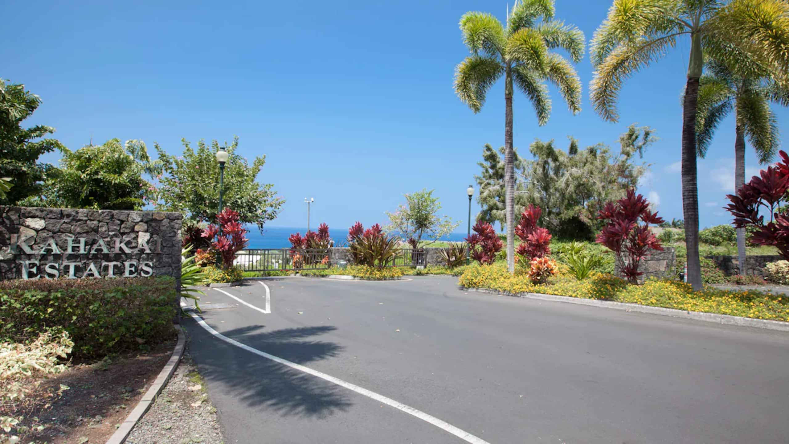 Home in Kailua-Kona · ★4.99 · 3 bedrooms · 4 beds · 2 baths - Image 44