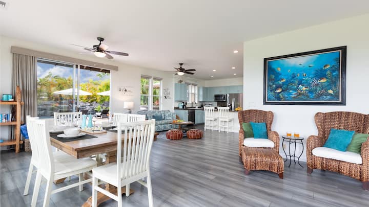 Seamless flow between indoor living spaces, kitchen and the spacious outdoor space