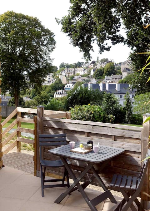 *Duplex with city & nature view *Terraces and parking*