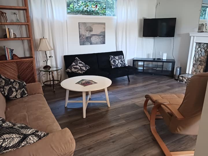 Zya's Place; Full 2 Bedroom Basement Suite - Abbotsford