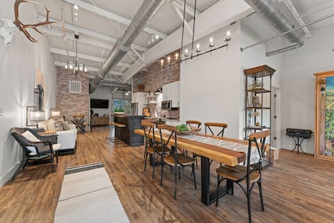 Bulverde Lodge, Bulverde, TX - The Bonnie