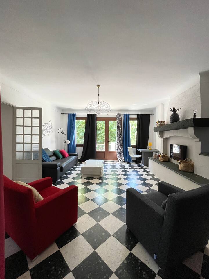 Le Damier - Mas Tareau - Gîte - Bellegarde