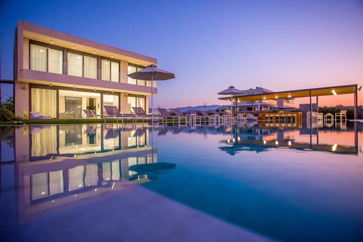 Miguel: Luxury Beachfront Villa with Heated Pool