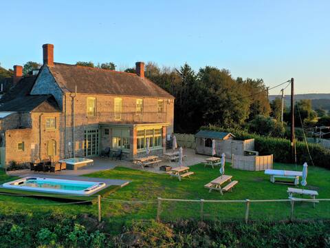Beachfront-Sleeps 22 (+) hot tub-swim spa - Bar