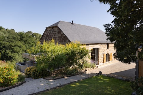 La Gissonnerie - pool - air conditioning