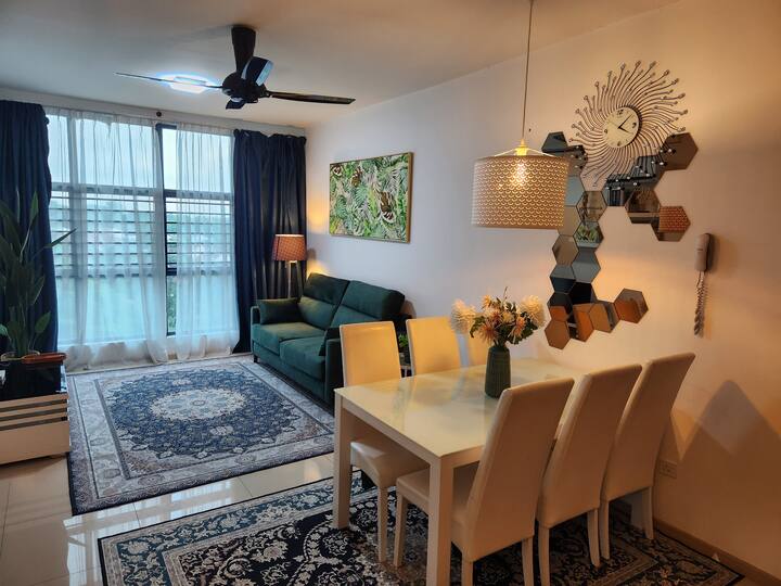 The Oracle 77 Vista Alam Wi-fi Netflix & Clean - Shah Alam