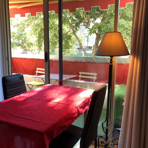 Popular Airbnb listing: Large studio with terrace and kitchen in Nice