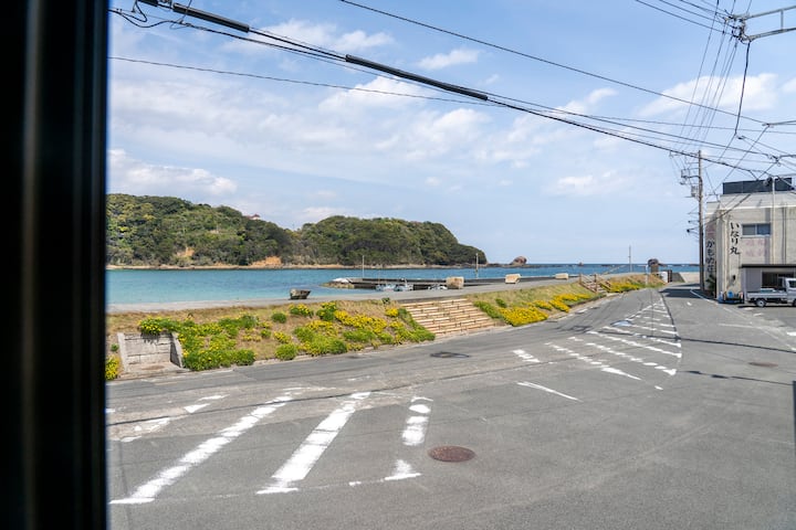 Oceanfront Private Beach House! 10 seconds to the sea [Nami note