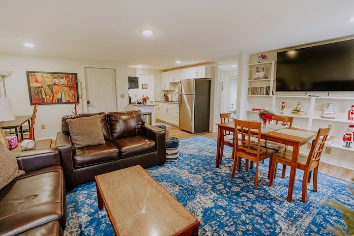 Tasteful Two Bedroom Just Minutes To Middlebury! - Middlebury, VT