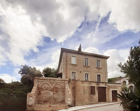 House surrounded by greenery 3 km from the sea