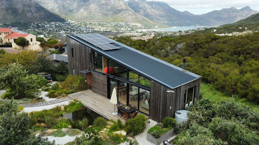 The Sentinel Cabin, Cyphia Close Cabins, Hout Bay gallery image 2