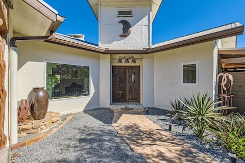 Casa De Lua -5 Bed, 3 bath