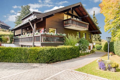 Leistungsstarkes Airbnb: Hinterzarten Windeckweg by Kuckucksnester in Hinterzarten