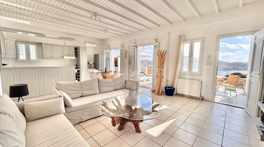 Elegant Villa Private Pool 5 min from Town & Beach gallery image 4