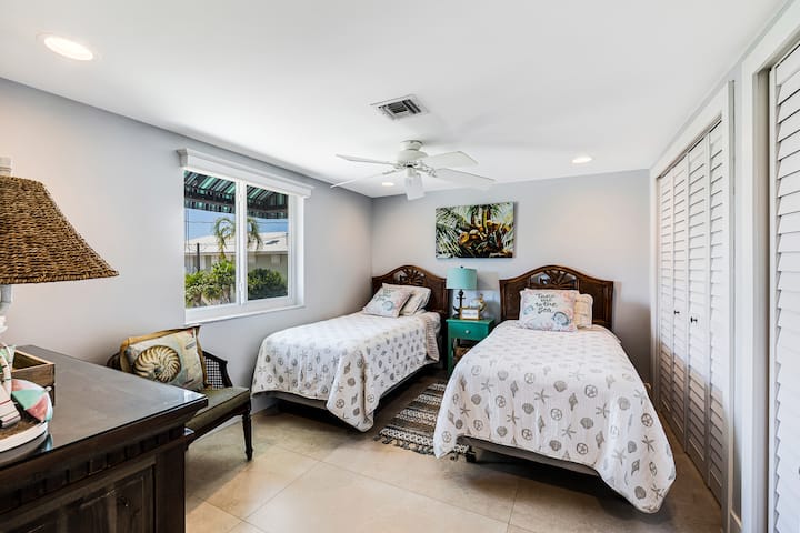 Dhomë gjumi në katin e 2-të me 2 krevate dopio 