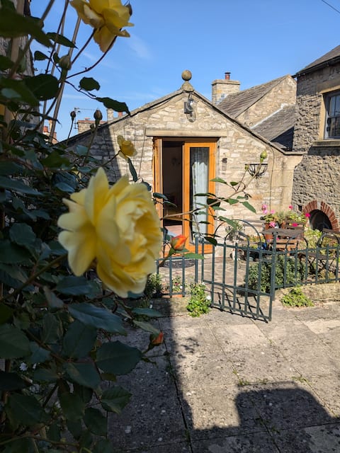 Pretty cottage in the heart of North Yorkshire