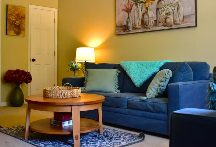 Cozy 2 Bed 2.5 Bath Downtn Fayetteville/ft Bragg - Fayetteville, NC