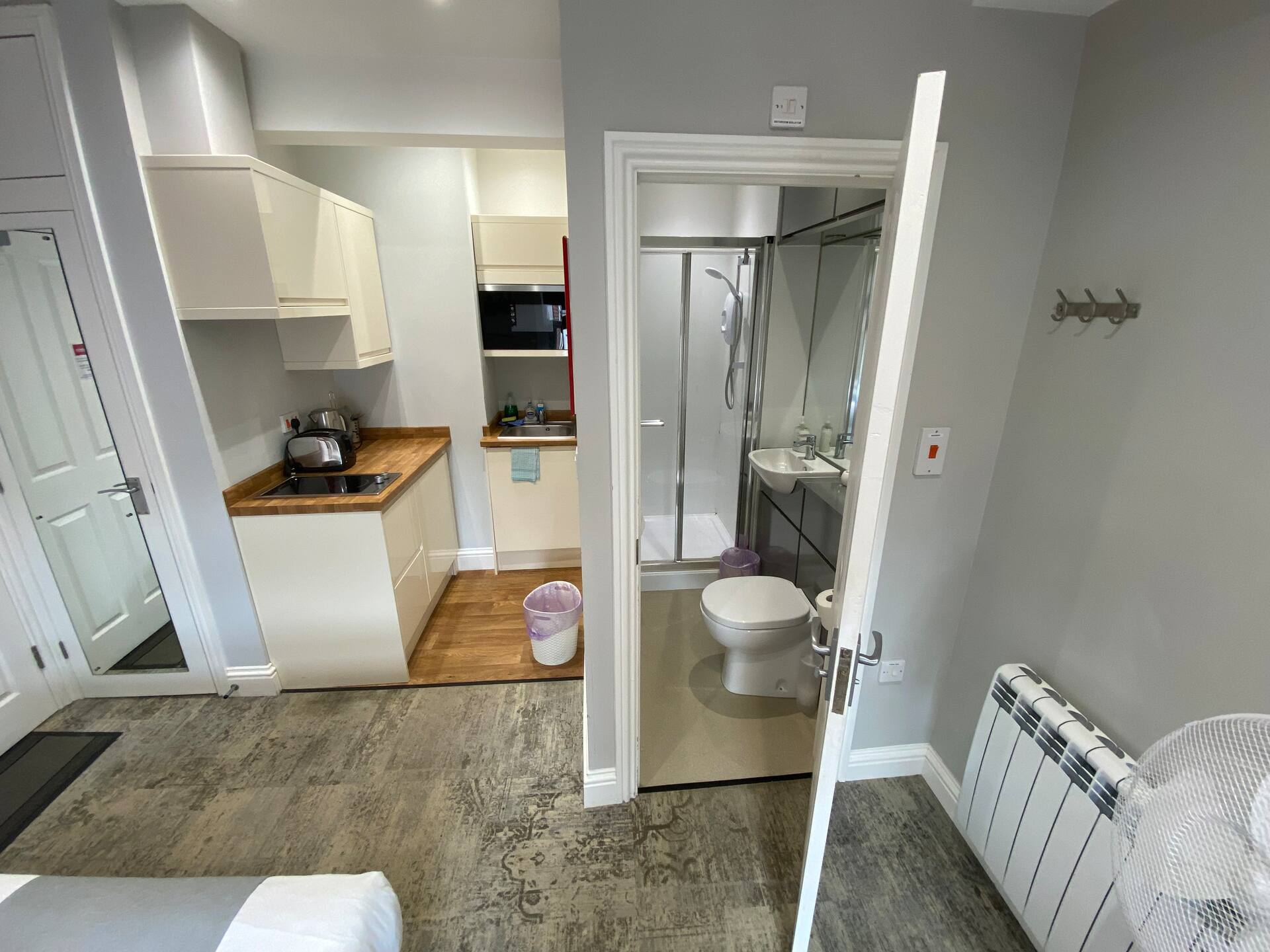 8 Aspland Road — photo 2