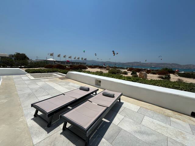 Unique beachfront villa, 5 bedrooms, swimming pool gallery image 4