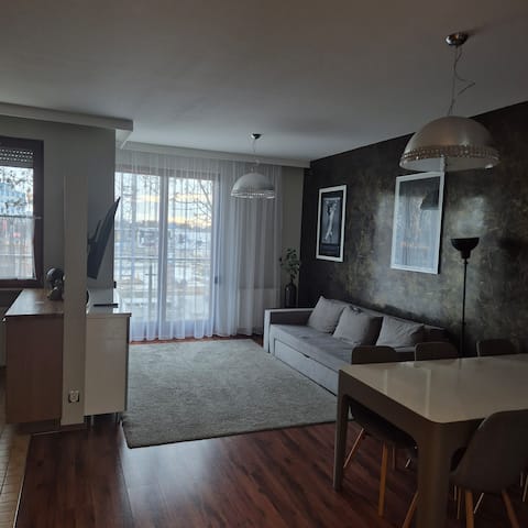 Popular Airbnb listing: Apartment 74 m2 Karkonoska with garage in Krzyki Partynice